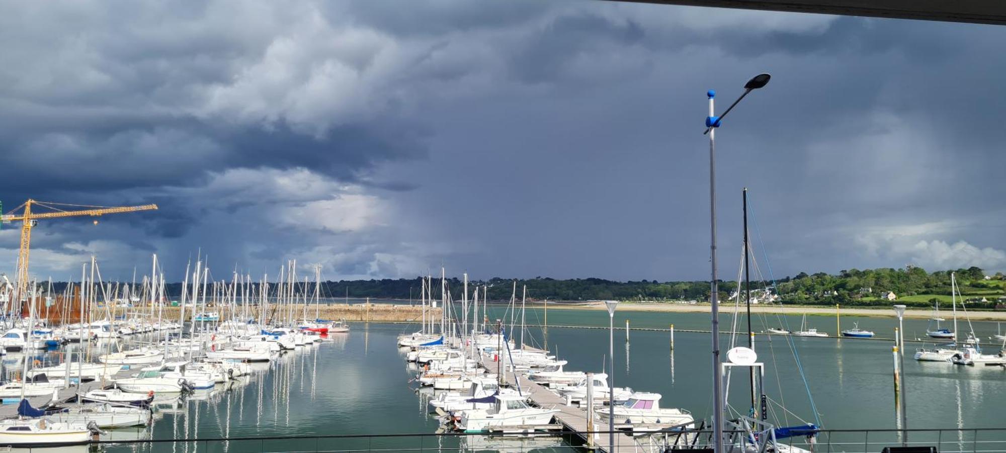 Appartement Escale Roz Pleine Vue Sur Le Port ペロス・ギレック エクステリア 写真